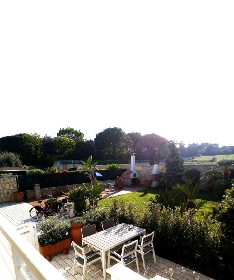 Villa Amelie  Bisceglie Buitenkant foto